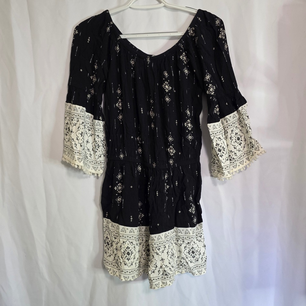 Mudd Boho Romper XS Off Shoulder Bell Sleeve Festival Black‎ Cream Floral